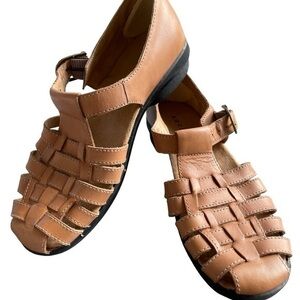 Array Aruba gladiator shoes. Leather‎ uppers beige Closed toe size 7
